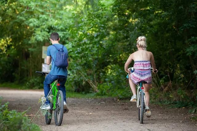 Comment choisir le bon équipement pour le VTT adapté PMR