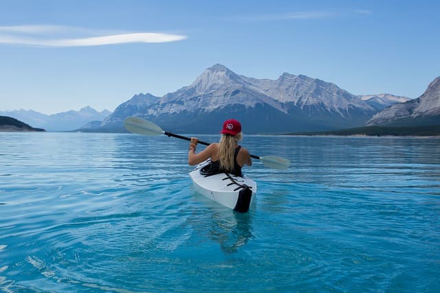 Guide pratique pour réussir votre sortie en kayak adapté PMR